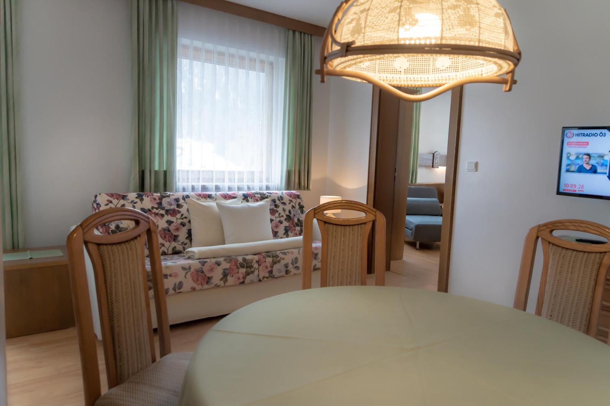 Das Alpenblick & Outdoor Lodge ナウダース エクステリア 写真